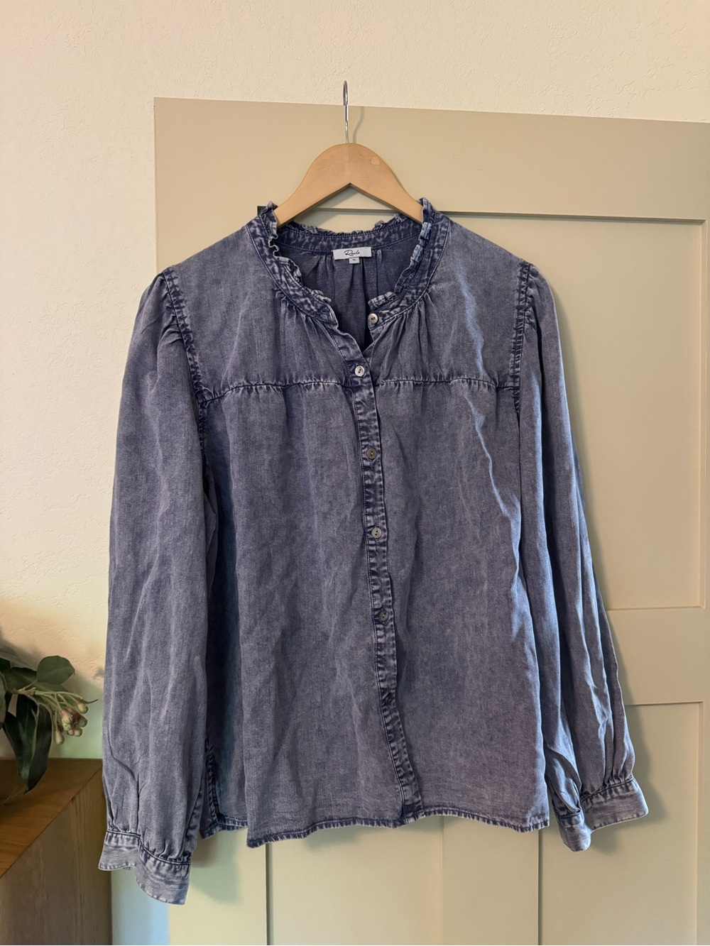 Rails Denim Top Shirt XL Long Sleeve Ruffle Collar
